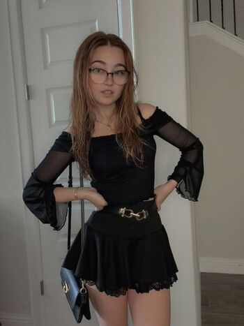 Full leaked Lyssaurora private onlyfans photo