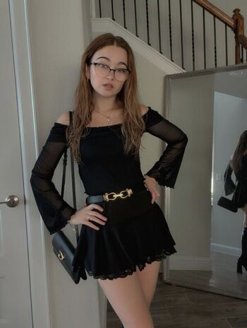 Full leaked Lyssaurora private onlyfans photo