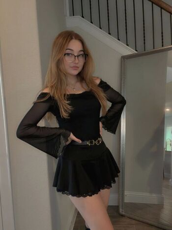 Full leaked Lyssaurora private onlyfans photo