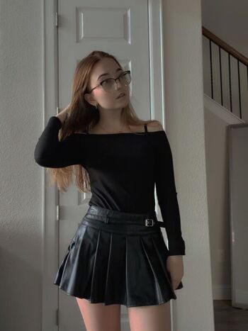 Full leaked Lyssaurora private onlyfans photo