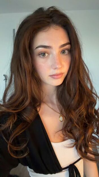 Full leaked Lyzzahh private onlyfans photo