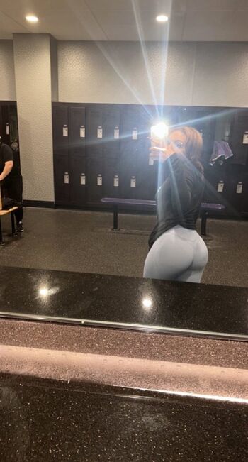 Full leaked Mnymoves private onlyfans photo