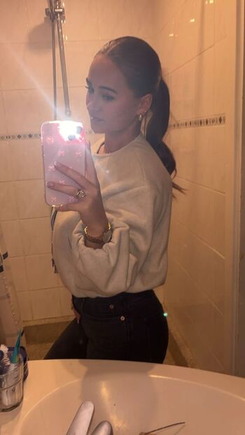 Full leaked Maaike roellies page private onlyfans photo