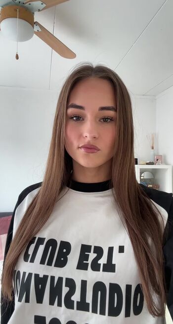 Full leaked Maaike roellies private onlyfans photo