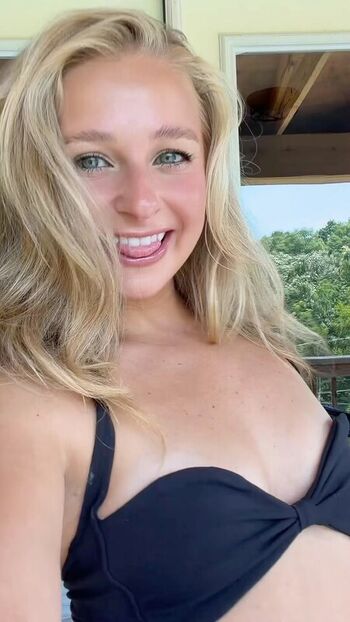 Full leaked Macimccarley private onlyfans photo