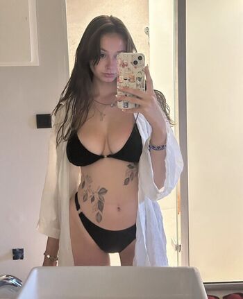 Full leaked Mackenzieroseuk private onlyfans photo