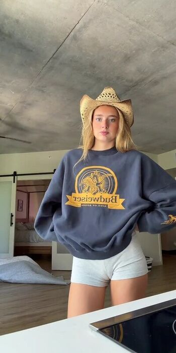 Full leaked Maddiegowens private onlyfans photo