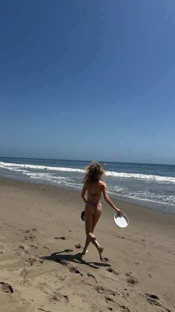 Full leaked Madeleine arthur private onlyfans photo