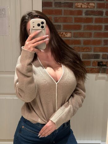 Full leaked Madeline west page private onlyfans photo