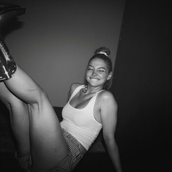 Full leaked Madelyn cline page private onlyfans photo