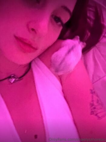 Full leaked Maelysmoreau private onlyfans photo