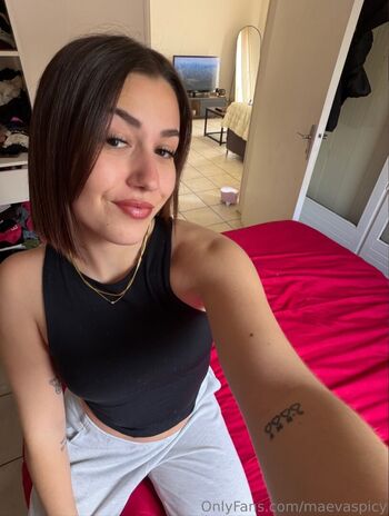 Full leaked Maevaspicyz private onlyfans photo