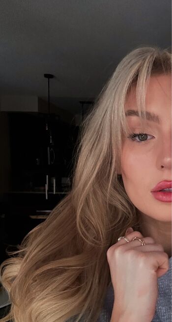 Full leaked Maggieehenry private onlyfans photo