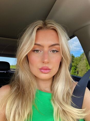 Full leaked Maggieehenry private onlyfans photo