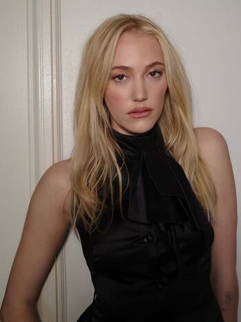 Full leaked Maika monroe page private onlyfans photo