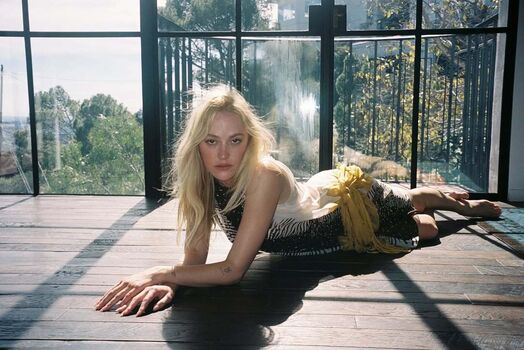 Full leaked Maika monroe page private onlyfans photo