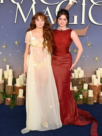 Full leaked Maisie williams page private onlyfans photo