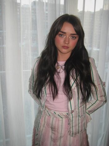 Full leaked Maisie williams page private onlyfans photo