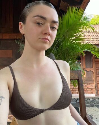 Full leaked Maisie williams private onlyfans photo