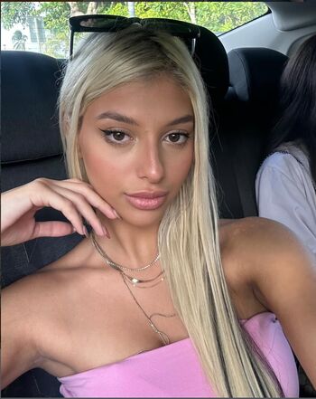 Full leaked Maisunchailee private onlyfans photo