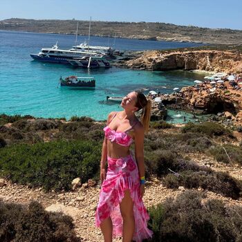 Full leaked Majecka private onlyfans photo