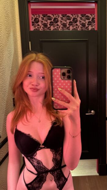 Full leaked Makenna kelly private onlyfans photo