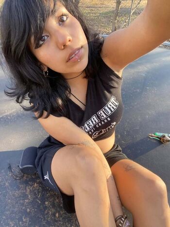 Full leaked Makeoutradio private onlyfans photo