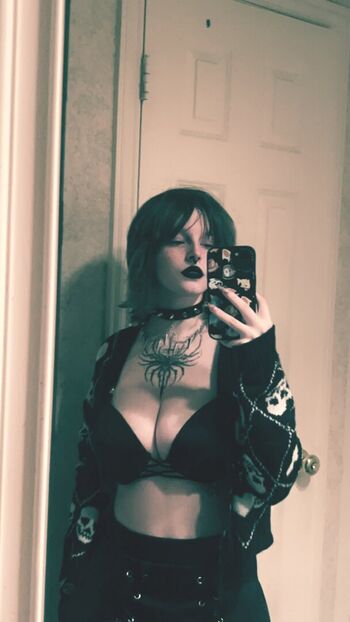 Full leaked Makomommyvt private onlyfans photo