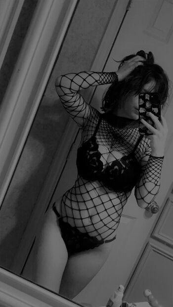 Full leaked Makomommyvt private onlyfans photo