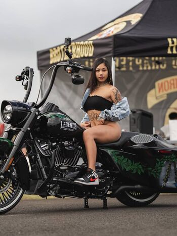 Full leaked Mamaaiwaa private onlyfans photo