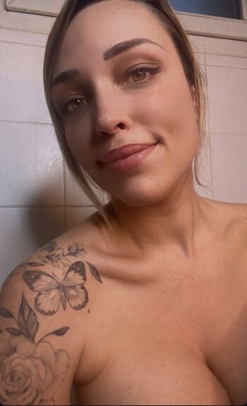 Full leaked Manon le papillon private onlyfans photo