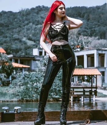 Manuela Mont