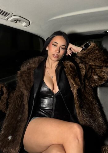 Full leaked Mariavittoriadematteis private onlyfans photo