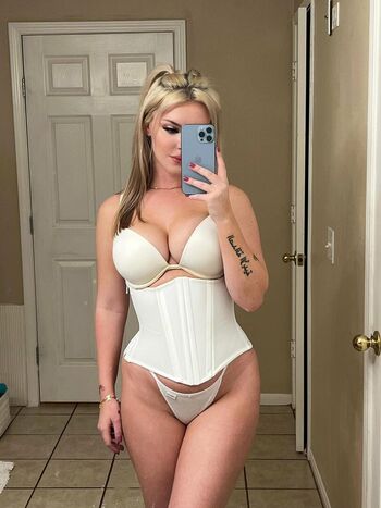 Full leaked Mariedeemelons private onlyfans photo