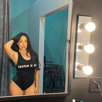 Full leaked Mariela limo page private onlyfans photo