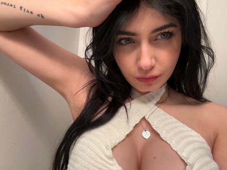 Full leaked Mariemoone private onlyfans photo