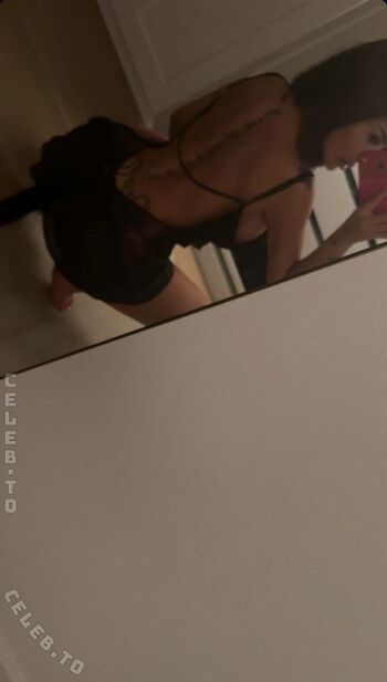 Full leaked Maryscrib private onlyfans photo