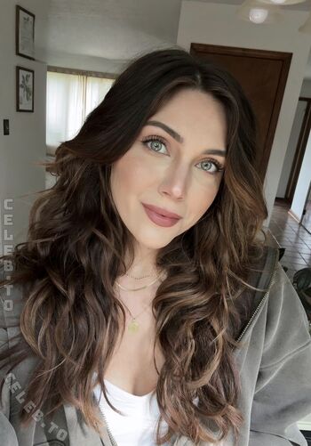 Full leaked Valerica steele / private onlyfans photo