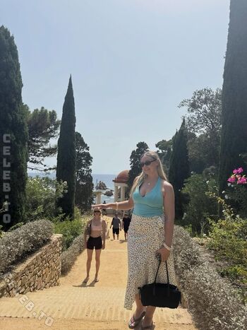 Full leaked Mashabk private onlyfans photo