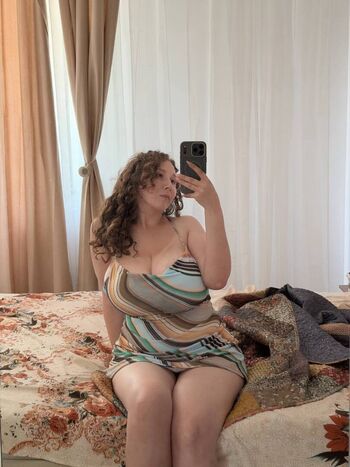 Full leaked Mature women private onlyfans photo