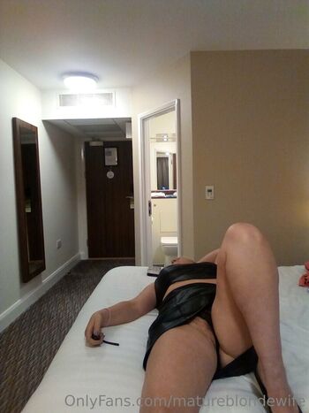 matureblondewife