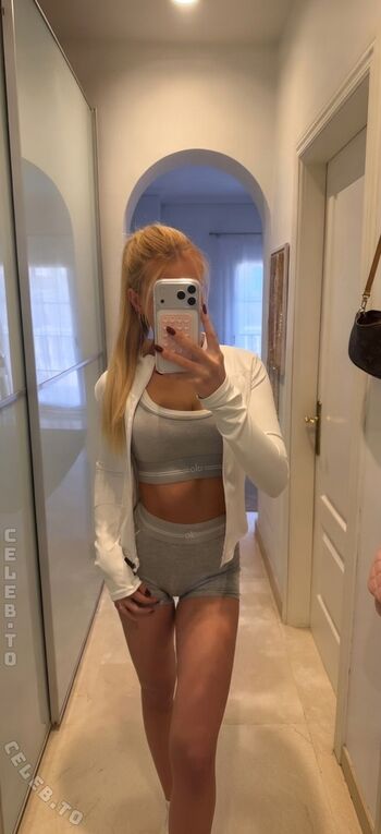 Mavie Noelle