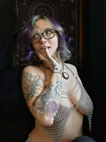 Full leaked Mavissky private onlyfans photo