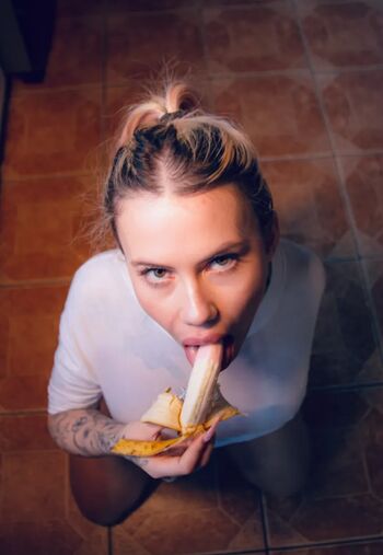 Full leaked Mc erikah page private onlyfans photo