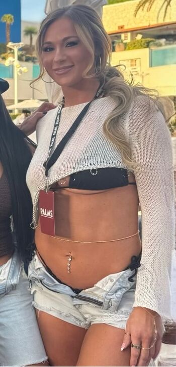 Full leaked Megan bayne  page private onlyfans photo