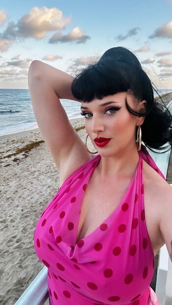 Full leaked Megan louise  page private onlyfans photo