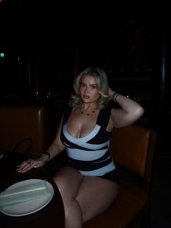 Full leaked Mekia summers page private onlyfans photo