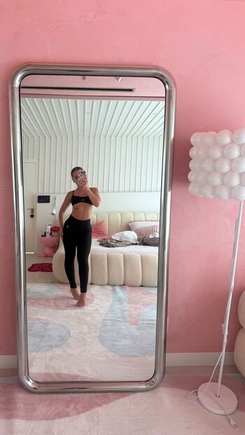 Full leaked Mel maia page private onlyfans photo