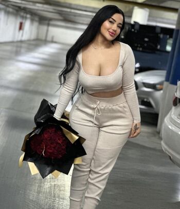 Full leaked Melekazad page private onlyfans photo