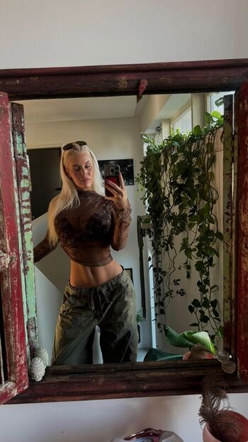 Full leaked Melisande private onlyfans photo